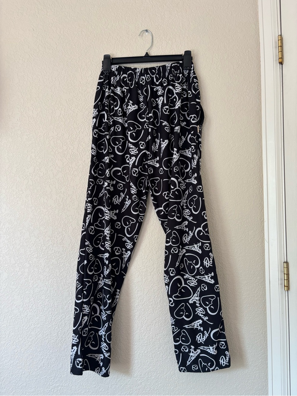 Black & white heart and Eiffel Tower print pants brand new without tags